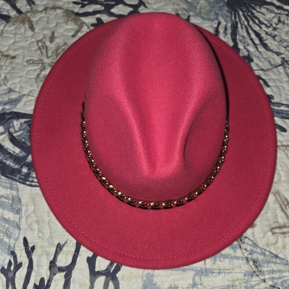 Accessories - Elegant Pink Fedora with Gold Chain Accent
